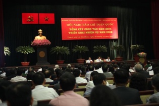 Mối ràng buộc giữa kinh tế và trách nhiệm người làm báo