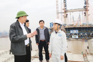 Hợp long cầu Bạch Đằng vào 1/5/2018