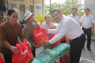 Vedan Việt Nam tặng 1.000 phần quà Tết cho người nghèo