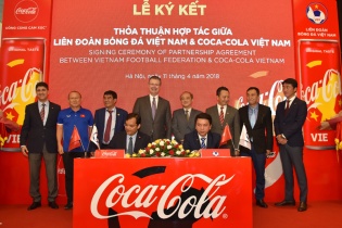Coca-Cola truyền cảm hứng đam mê cho Đội tuyển bóng đá Việt Nam 