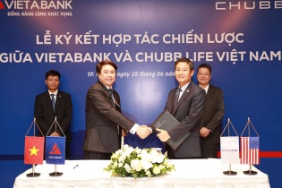 Chubb Life Việt Nam và Ngân hàng Việt Á hợp tác phân phối sản phẩm bảo hiểm