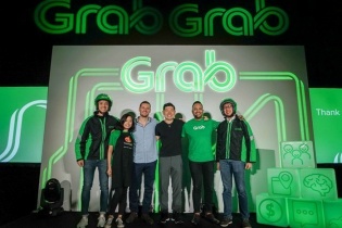 Ra mắt thêm dịch vụ nạp tiền điện thoại, Grab “tuyên chiến” với Go-Jek 