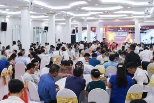 Nhà đầu tư bất động sản ôm tiền "đi tỉnh"