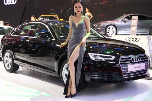 VietnamMortorshow 2018: Đam mê xe và người đẹp