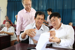 Chuyện về những tấm lòng