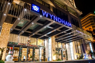 Mừng mùa lễ 2018 tại Khách sạn 5 sao Wyndham Legand Halong