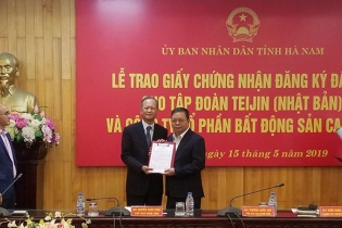 Hà Nam: Trao giấy chứng nhận đăng ký đầu tư cho Công ty Cổ phần Bất động sản Capella và Tập đoàn Tejin (Nhật Bản)