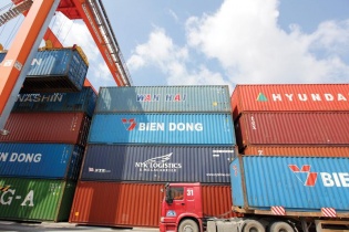 Nhập siêu quay trở lại