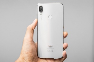 Xiaomi thêm phiên bản Trắng ánh trăng cho Redmi Note 7