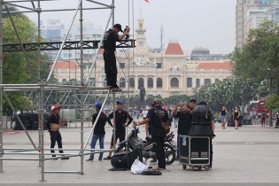 Chuẩn bị mặt bằng để chỉnh trang phố đi bộ Nguyễn Huệ