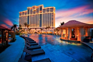 IHG tăng cường hiện diện tại Việt Nam với hai khách sạn mới tại Hồ Tràm Strip