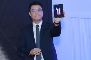 Vừa ra mắt, Galaxy Fold đã cháy hàng ở Việt Nam