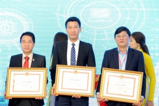 FSI nhận giải thưởng Doanh nghiệp có sản phẩm và giải pháp phần mềm tiêu biểu