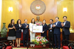 TH tặng 1 triệu ly sữa tươi cho người cách ly, y, bác sĩ phòng chống dịch COVID-19