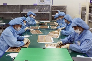 Doanh nghiệp gặp khó bởi Covid-19 có thể tạm dừng đóng quỹ hưu trí và tử tuất tới tháng 12/2020