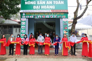 Liên minh Hợp tác xã tỉnh Ninh Bình khai trương gian hàng nông sản an toàn