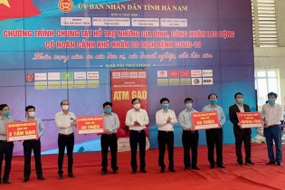 Hà Nam: Cấp phát gạo miễn phí qua cây ATM gạo