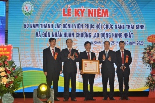 Bệnh viện Phục hồi chức năng Thái Bình đón nhận Huân chương Lao động hạng Nhất (lần II)