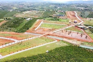 Khám nghiệm hiện trường vụ phân lô, bán nền “trá hình” ở Bảo Lộc