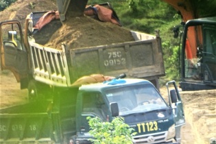 “Đất sống” của khoáng sản lậu và chiêu bài lách luật: Báo cáo đã “bỏ lọt” những gì?