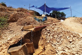Một doanh nghiệp khai thác vàng ở Quảng Nam bị phong tỏa tài khoản