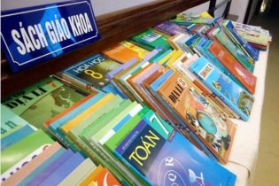 Vi phạm 4 quy định về chứng khoán, Công ty In sách giao khoa Hòa Phát bị phạt nặng