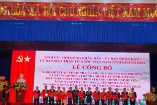 Công bố nhân sự Bí thư Tỉnh ủy và Chủ tịch UBND tỉnh Khánh Hòa sau sáp nhập
