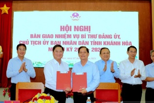 Chủ tịch tỉnh Khánh Hòa cũ nghỉ chế độ, bàn giao nhiệm vụ cho Chủ tịch mới