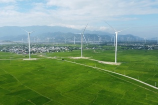 Khánh Hòa khuyến khích mạnh mẽ khu vực tư nhân tham gia phát triển năng lượng