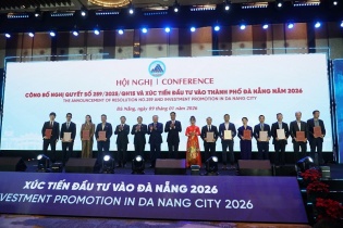 Trao Giấy chứng nhận thành viên chính thức Trung tâm Tài chính quốc tế cho 12 doanh nghiệp