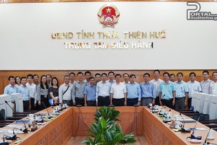 Trao đổi kinh nghiệm chuyển đổi số giữa Thừa Thiên Huế và Khánh Hòa
