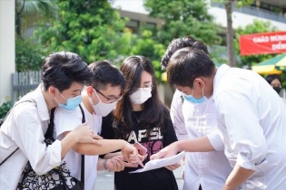 Thí sinh cần đăng ký xét tuyển đại học sớm đề phòng gặp rủi ro