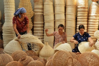 Phát triển kinh tế nông thôn gắn với xây dựng nông nghiệp sinh thái