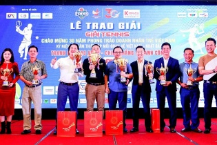 Doanh nhân trẻ đấu bóng, chơi golf... chào mừng 30 năm phong trào doanh nhân trẻ Việt Nam