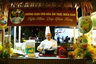 "Happy Tết 2024": Lan toả bản sắc văn hoá Việt