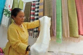 Hà Nội vinh danh các nữ nghệ nhân có vai trò giữ gìn và phát triển nghề truyền thống