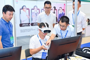 Trải nghiệm công nghệ sản xuất hiện đại tại Triển lãm Công nghệ Thông minh lần thứ 2