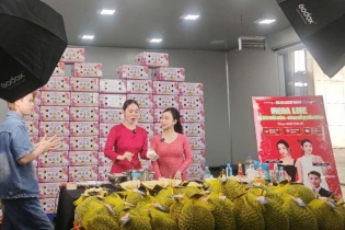 Lần đầu tiên sầu riêng đông lạnh chuẩn xuất khẩu bán qua livestream