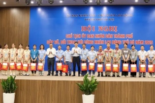 Chủ tịch Hà Nội đối thoại với công nhân lao động: Giải bài toán giáo dục, y tế