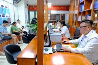 Lãnh đạo, quản lý có 36 tháng để hoàn thiện tiêu chuẩn về lý luận chính trị