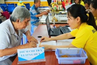 Bộ Nội vụ lý giải phương án tăng lương hưu 4,5% cộng 200.000 đồng từ 1/7