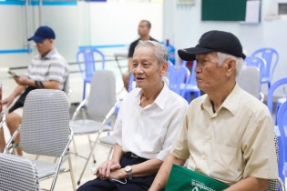Đề xuất hạ tuổi hưởng trợ cấp hưu trí xã hội xuống 70 tuổi