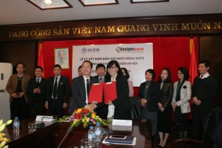 Chuyên gia tư vấn tuyển dụng Navigos Search đào tạo kỹ năng mềm cho sinh viên sắp ra trường