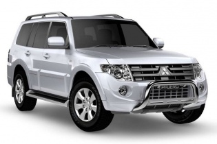 Xe Nhật giảm sốc gần 200 triệu đồng