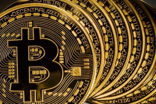 Nhiều đồng tiền số chủ chốt vẫn đang tăng giá