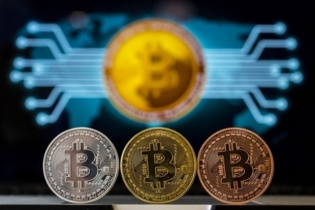 Warren Buffett: Bitcoin là "công cụ đánh bạc"