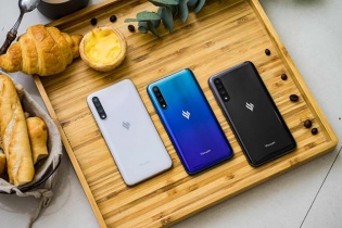 Vingroup công bố dòng điện thoại Vsmart thế hệ 2