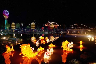 Cư dân Vinhomes Smart City được thưởng ngoạn lễ hội đèn lồng mỗi ngày  