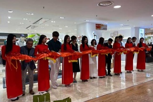 Hazzys Hàn Quốc khai trương cửa hàng mới với phong cách thời trang Anh Quốc