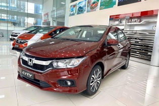 Đua giảm giá xe, xả hàng tồn trước Tết